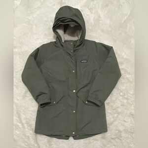 Patagonia Insulated Isthmus Hooded Parka, Olive Green, Girls’ Medium (10)